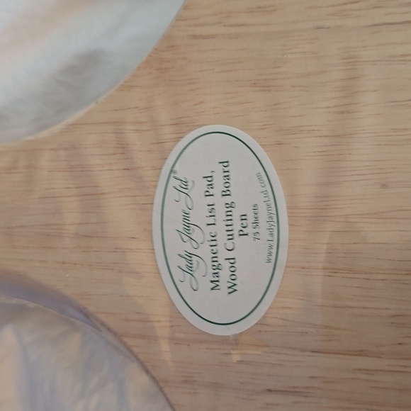 ✅️ Such a lovely gift! Adorable kitchen cutting board & pad of paper w/pen! - Picture 5 of 8